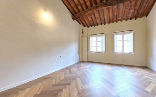 Appartamento in vendita a Centro storico, Lucca – Rif. 490CSSG