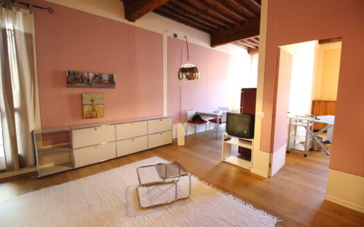 Centro Storico di Lucca : in affitto prestigioso appartamento