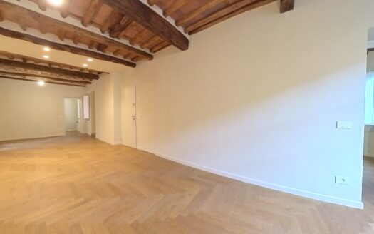 Appartamento Vendita Lucca | 165 mq Ristrutturato 3 Camere